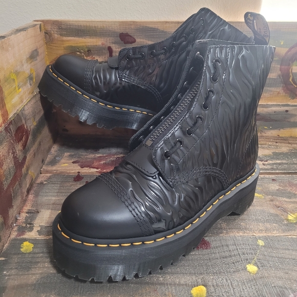 Dr. Martens Shoes Women Dr Martens Leather Boots Sz 9 Poshmark